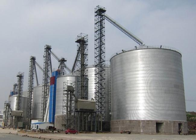 江苏大型钢板库构造参数及水泥储存质量